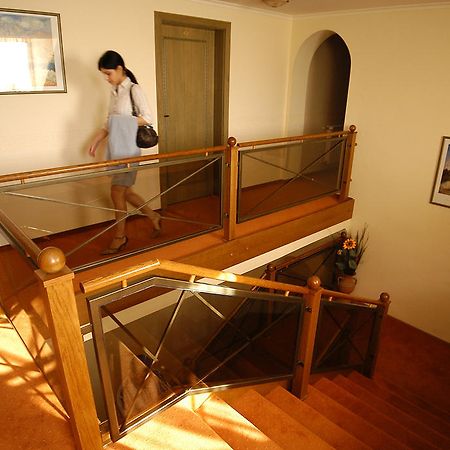Hotel Bavaria Abda Экстерьер фото